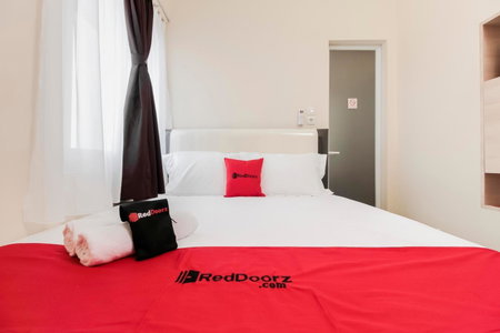 RedDoorz near Soekarno Hatta Airport, Tangerang, Indonesia