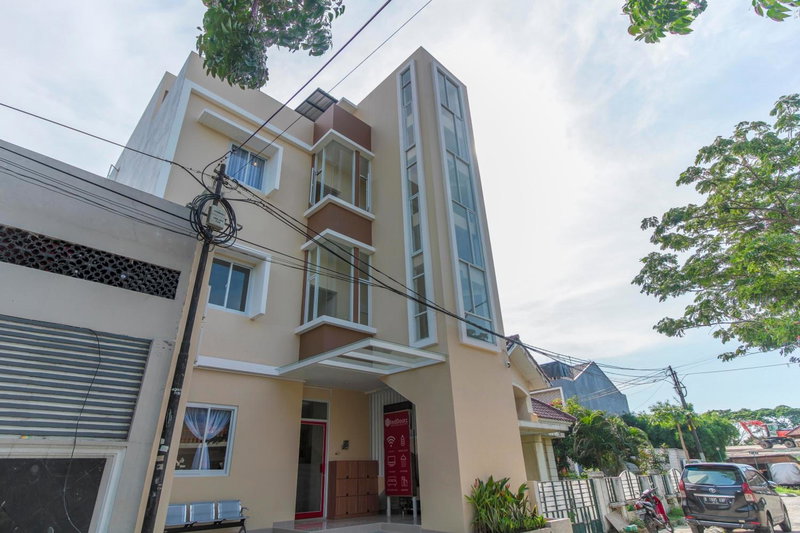 RedDoorz near Soekarno Hatta Airport, Tangerang, Indonesia