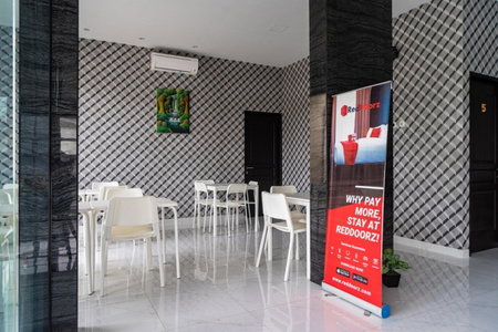 RedDoorz Plus near Teras Kota 3, Tangerang, Indonesia
