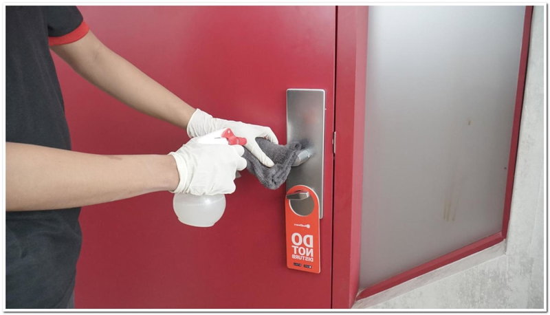 RedDoorz Plus near Teras Kota 3, Tangerang, Indonesia