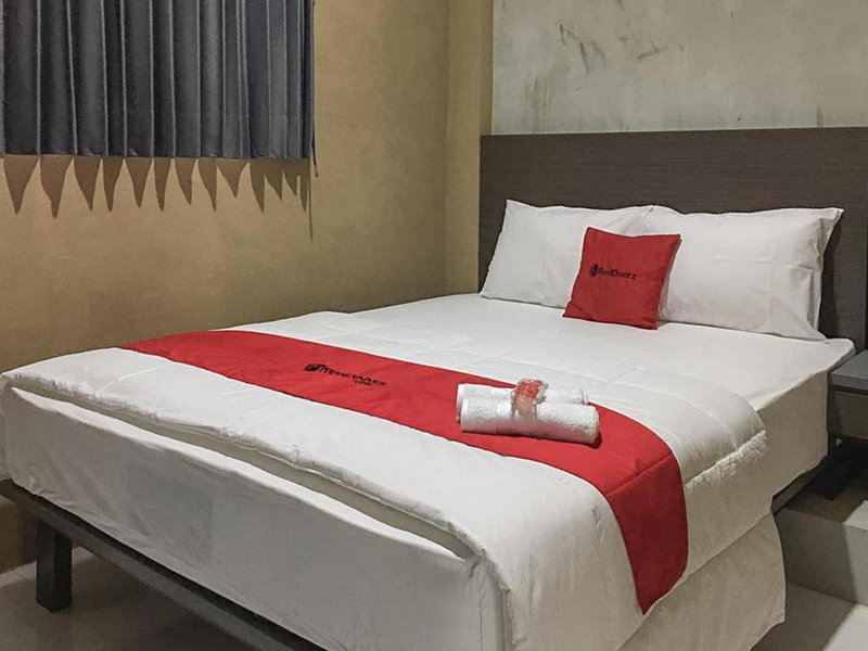 RedDoorz near Wisata Paribendo Lawang, Lawang, Indonesia