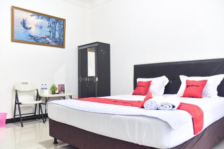 RedDoorz near Sultan Hasanuddin Airport 2 Makassar, Makassar, Indonesia