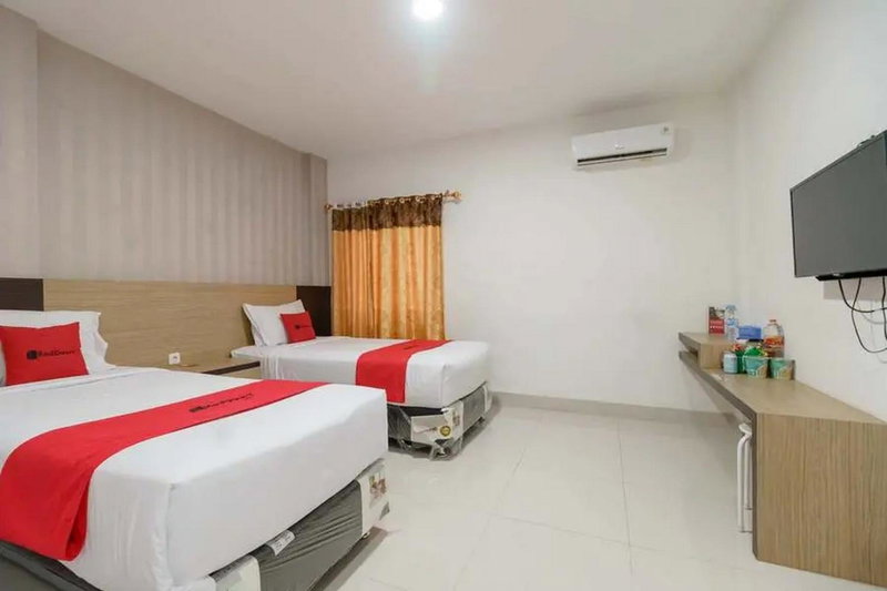 RedDoorz Plus @ Cemara Asri Medan, Pulauberayan Dadap, Indonesia