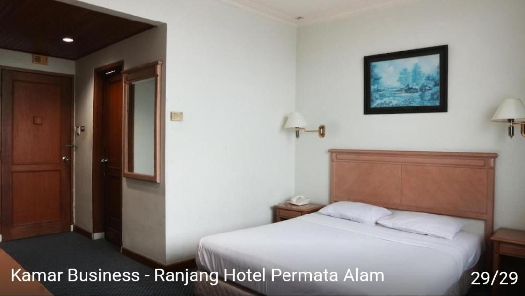Hotel permata alam, Indonesia