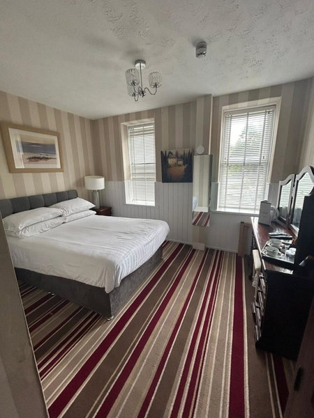 OYO Lamphey Hall, Pembroke, United Kingdom