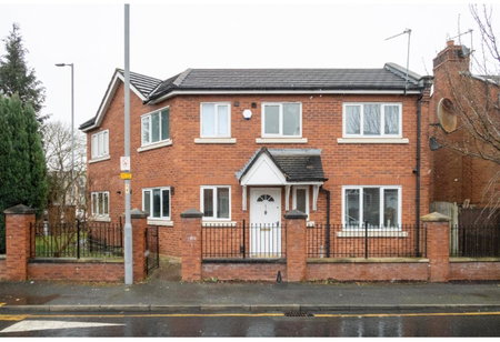 New Manchester Getaway Home - Free Gated Parking with Fob, Manchester, United Kingdom