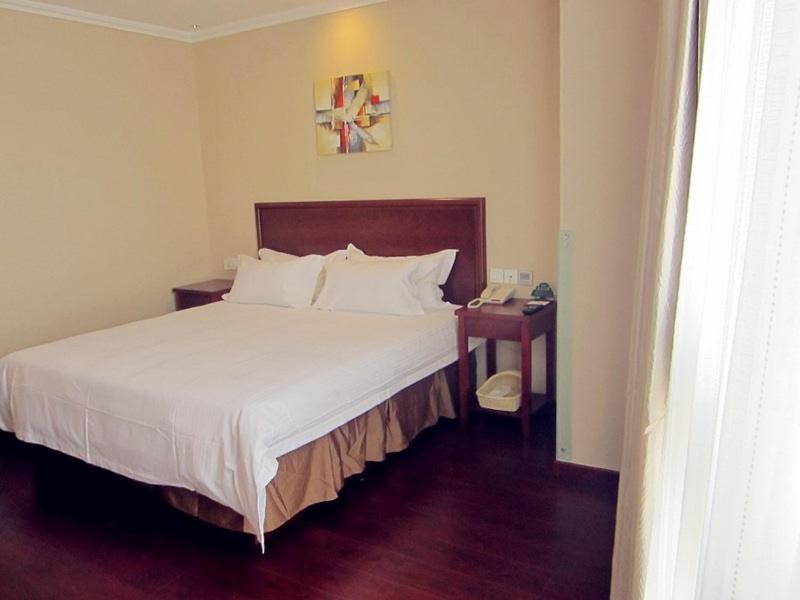 GreenTree Inn Shandong Qingdao Jiaozhou Datong Mansion Express Hotel, Jiaozhou, China
