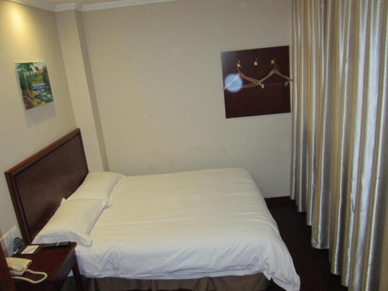 GreenTree Inn Shandong Qingdao Jiaozhou Datong Mansion Express Hotel, Jiaozhou, China