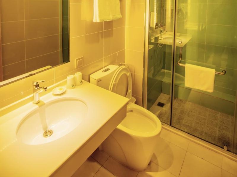GreenTree Inn Shenyang Shenhe District Shenyang Station(N)Expreess Hotel, Shenyang, China