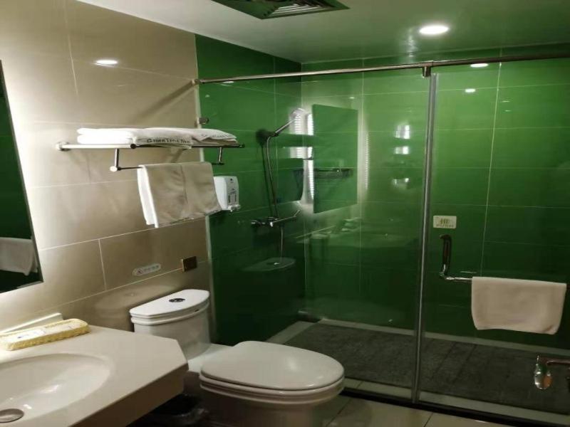 GreenTree Inn Huangshi Huahu Development Zone Daquan Road Business Hotel, Huangshi, China
