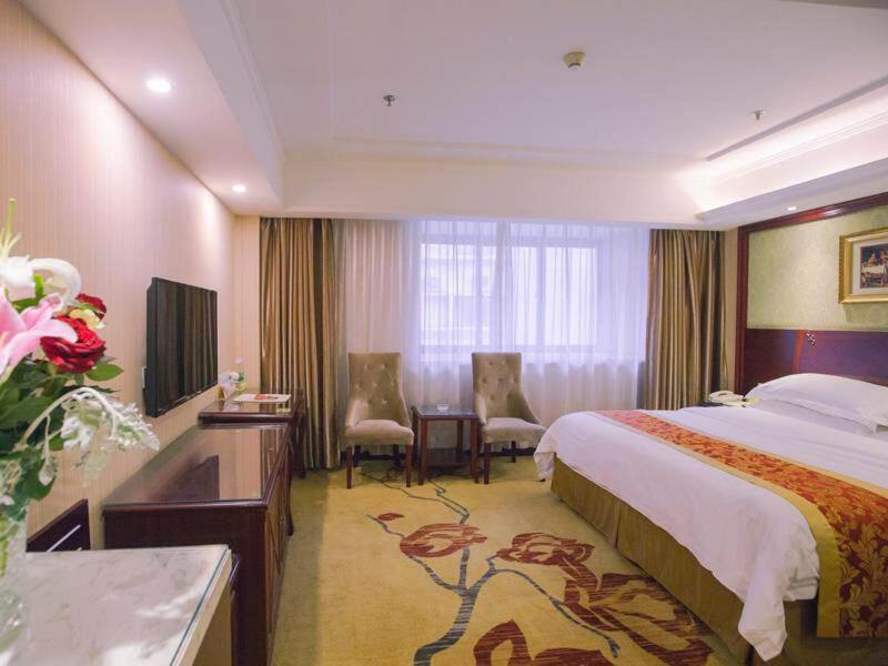 Vienna International Hotel Yangzhou outlets Plaza Heyuan, Yangzhou, China