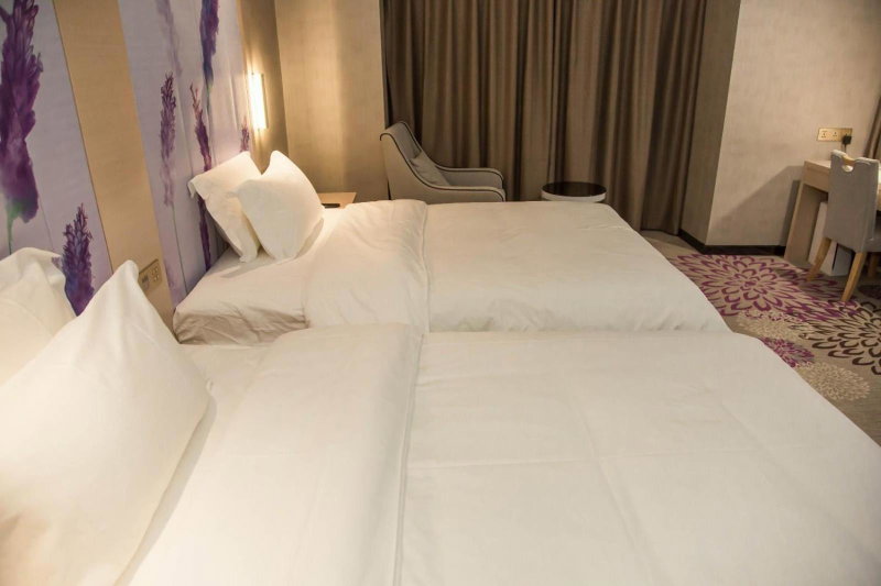 Lavande Hotels Xianning Tonghui Square Branch, Xianning, China