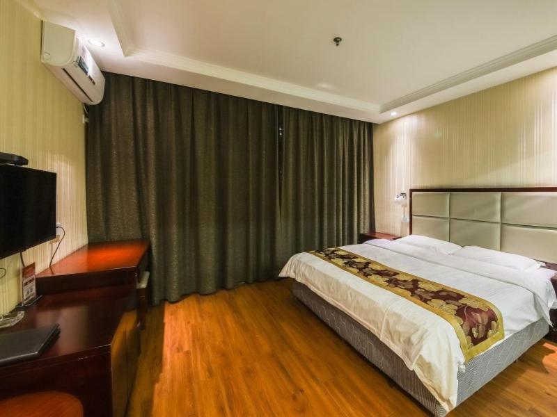 GreenTree Inn HeNan ZhengZhou Wanda Hanghai Middle Road Business Hotel, Zhengzhou, China
