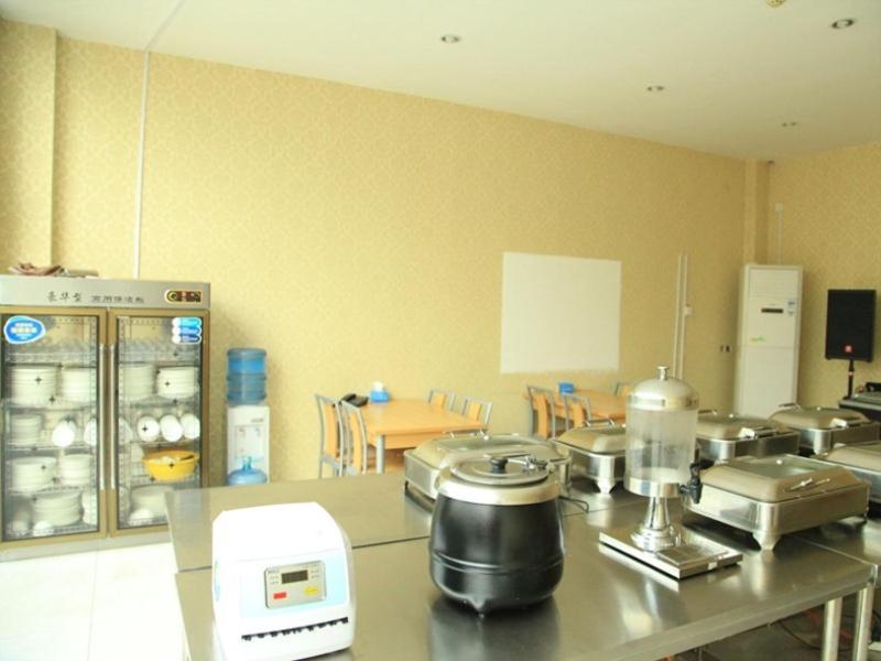 GreenTree Inn HeNan ZhengZhou Wanda Hanghai Middle Road Business Hotel, Zhengzhou, China