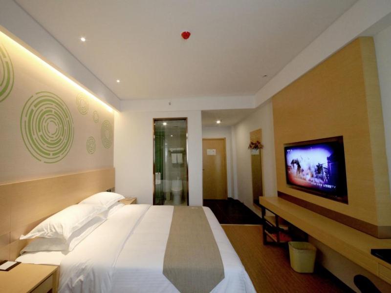 GreenTree Inn Zhengzhou Gongyi Xinxing Road Business Hotel, Zhengzhou, China