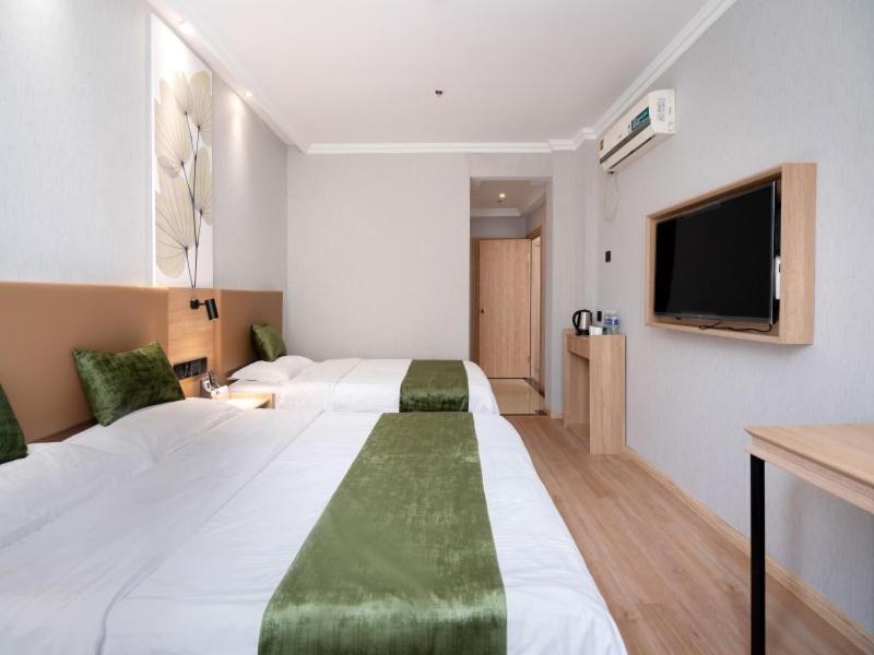 GreenTree Inn Jiangsu Wuxi Taihu Avenue Tongyang Road Express Hotel, Wuxi, China