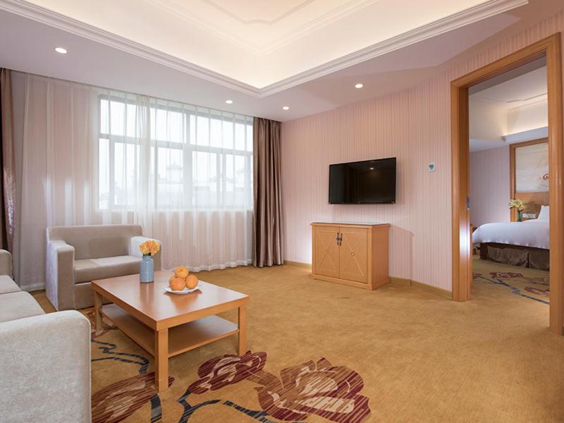 Vienna Hotel (Tianyang Old City High Speed Railway Station), Baise, China