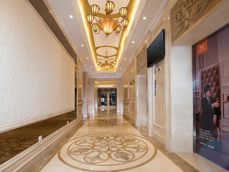 Vienna Hotel (Tianyang Old City High Speed Railway Station), Baise, China