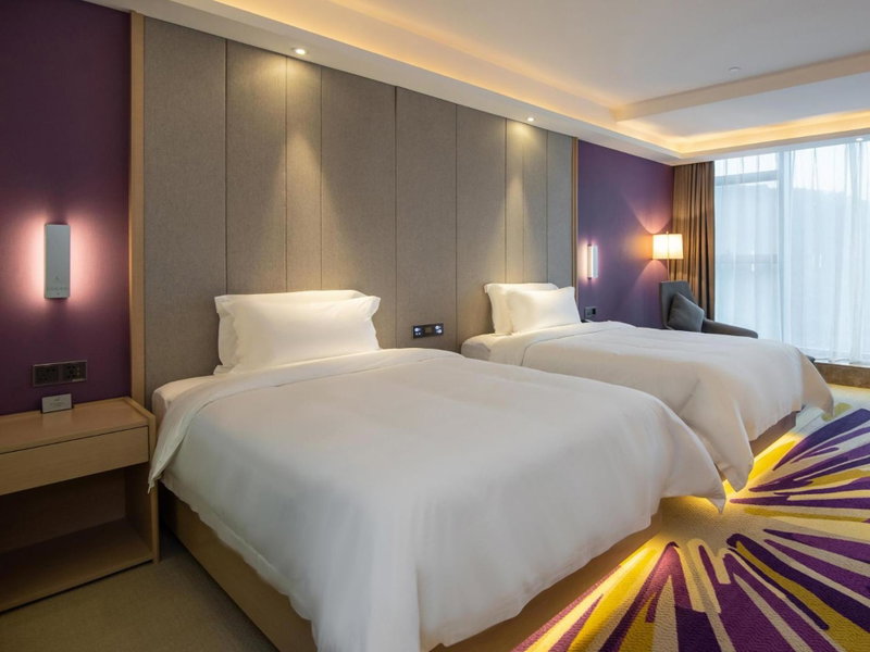 Lavande Hotel Yibin University City Exhibition Center, Yibin, China