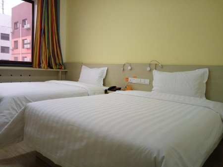 7Days Inn Yulin Guangji building, Yulin, China