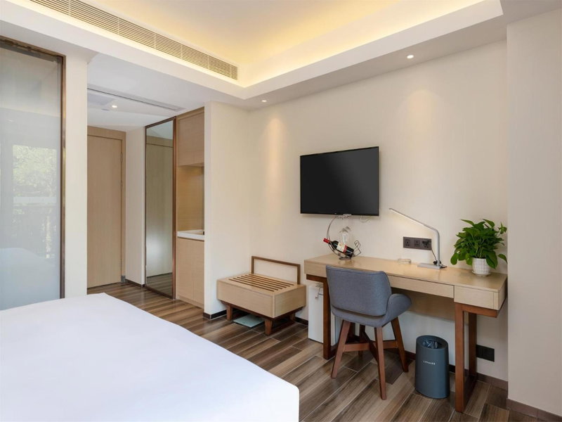 Lavande Hotel Haikou Binhai Avenue, Haikou, China