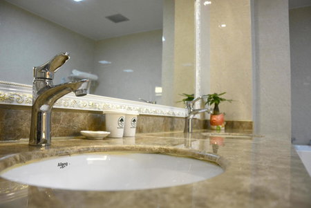 GreenTree Inn JiangSu WuXi YiXing East LongTan Road DongJiu Business Hotel, Yixing, China