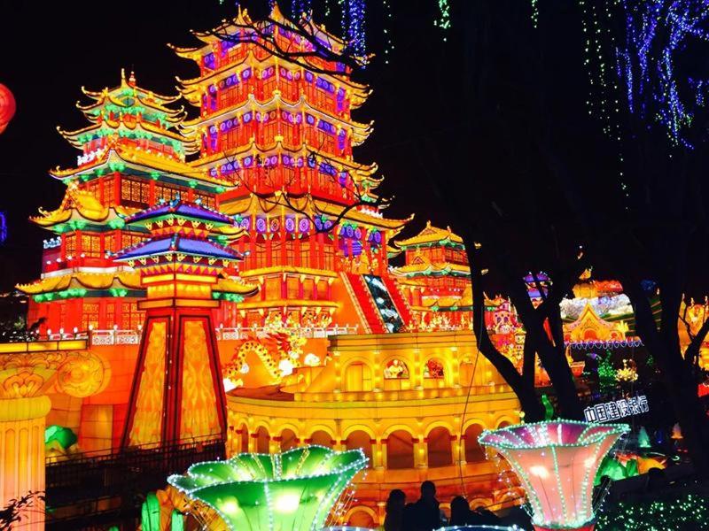 Lavande Hotel Zigong Tanmulin Lantern Park, Zigong, China