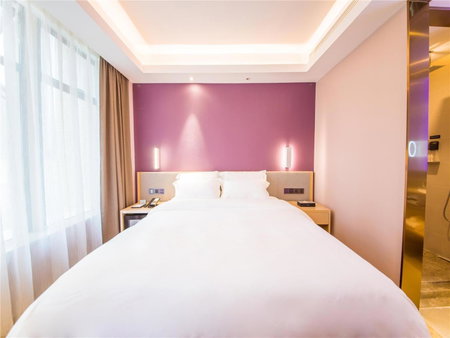 Lavande Hotel HeYuan HePing BaiSheng square, Heping, China