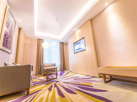 Lavande Hotel HeYuan HePing BaiSheng square, Heping, China
