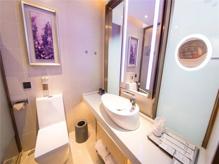 Lavande Hotel HeYuan HePing BaiSheng square, Heping, China