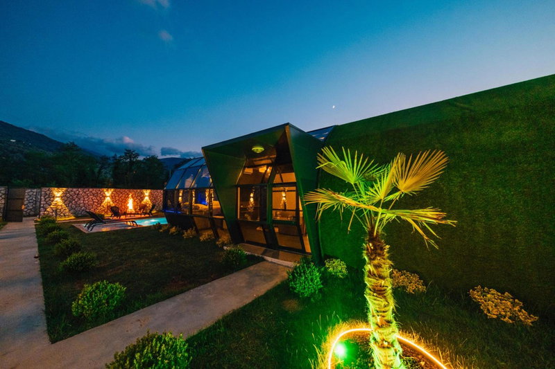 BALİ Sapanca, Sapanca, Turkey