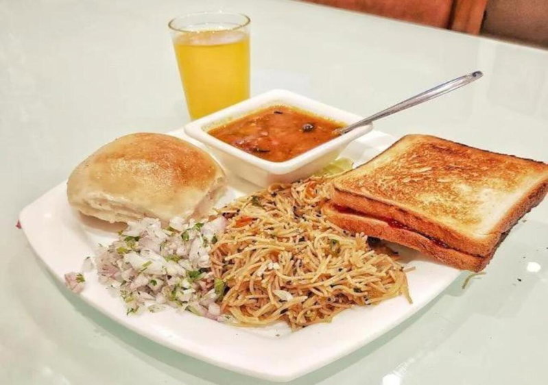 Hotel Arton Regency - Near Mumbai International Airport, Mumbai, India