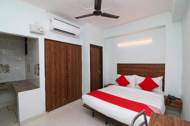 Hotel O Sathguru Residency Near New Ashok Nagar Metro Station, New Delhi, India