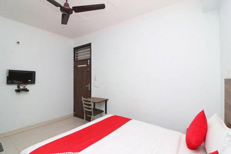 Hotel O Sathguru Residency Near New Ashok Nagar Metro Station, New Delhi, India