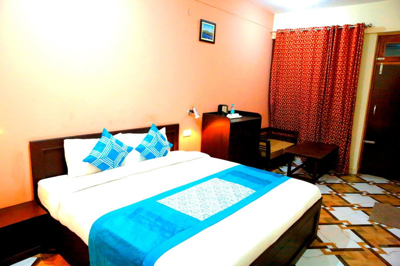 Hotel Avlokan - Near Kainchi Dham Mandir, Bhowāli, India