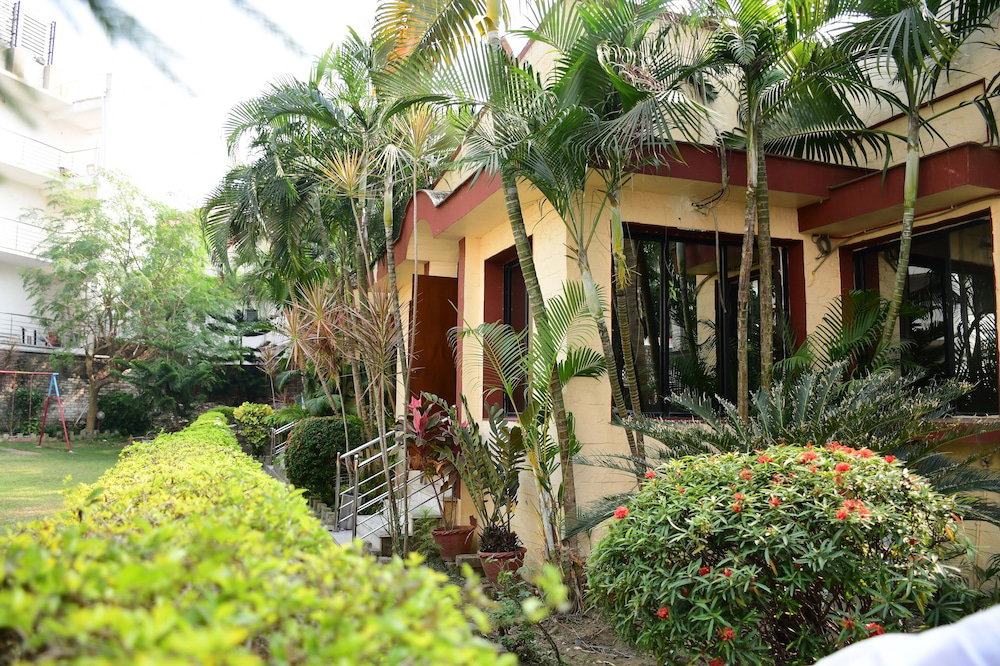 Hotel Dolphin, India