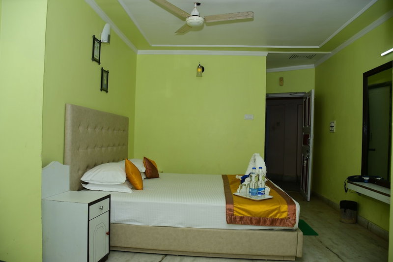 Hotel Dolphin, Kanthi, India