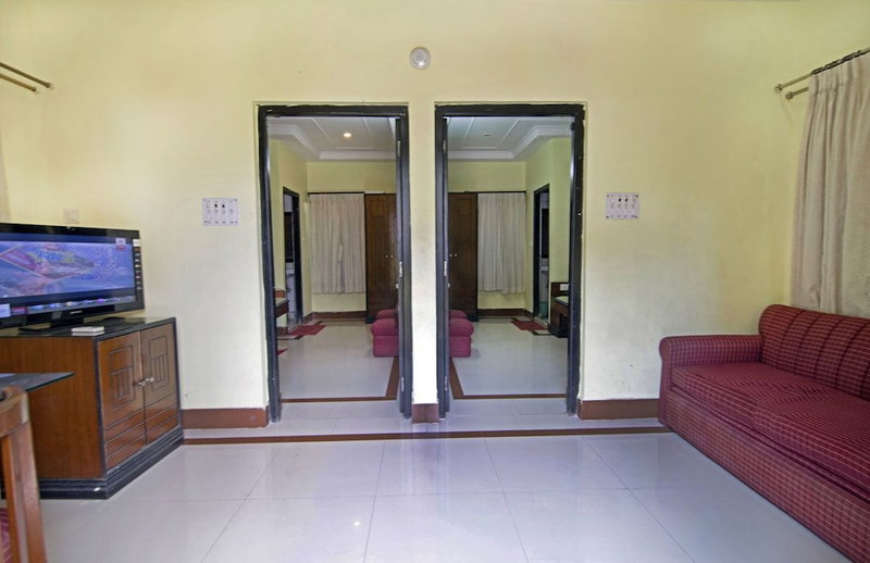Hotel Dolphin, Kanthi, India