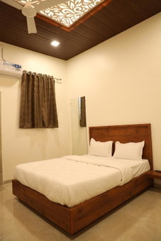 Mahalaxmi Executive, Kolhapur, India