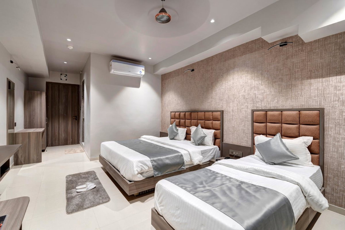 Hotel · Hotel Sparsh Divine, Ahmedabad