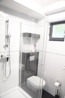 Komfort Suterena, Blizne Łaszczyńskiego, Poland
