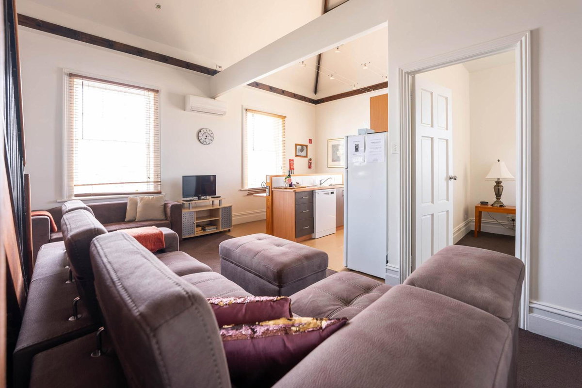 Hotel · Raffless, Portland