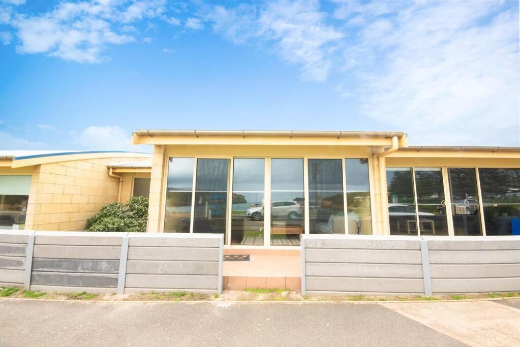 Bayview no 2, Australia