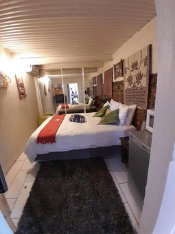 Yacht View Lodge, Schoemansville, South Africa
