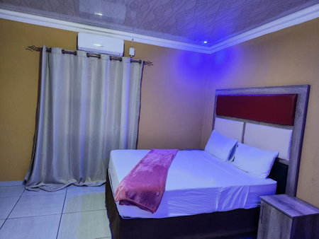 Francos guest lodge accommodation, Vanderbijlpark, South Africa