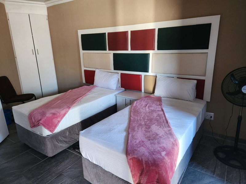 Francos guest lodge accommodation, Vanderbijlpark, South Africa