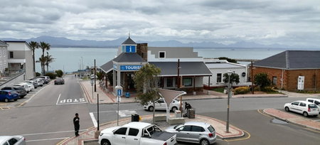 Mile Crunchers Backpackers & Hostelling, Mossel Bay, South Africa