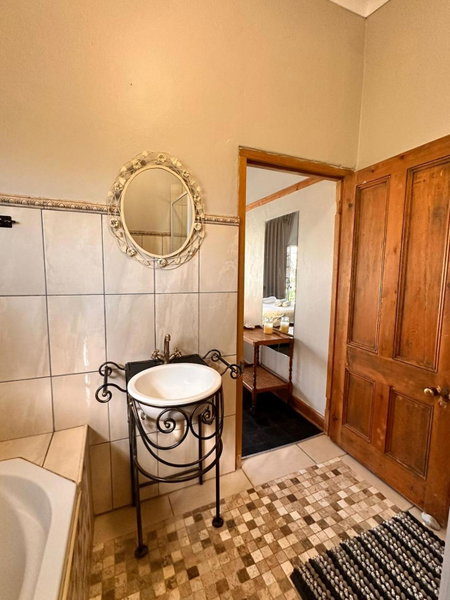 Farm stay at Saffron Cottage on Haldon Estate, Bloemfontein, South Africa