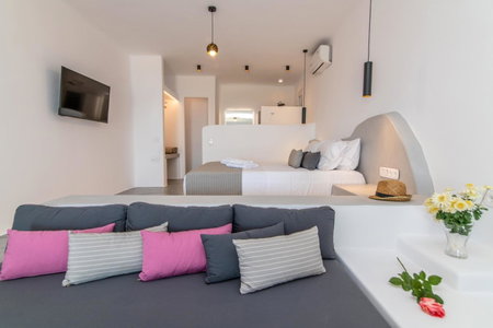 Parathyro sto Aigaio 2 - Small Suites, Tinos Town, Greece