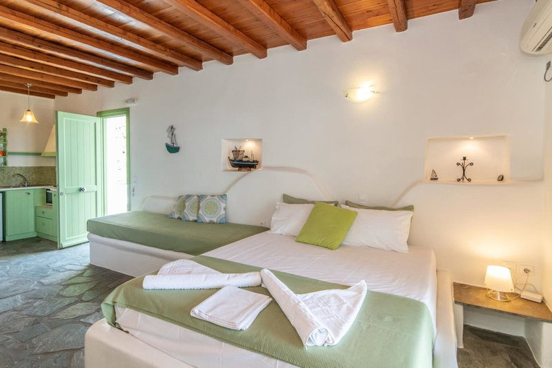 Parathyro sto Aigaio 2 - Small Suites, Tinos Town, Greece